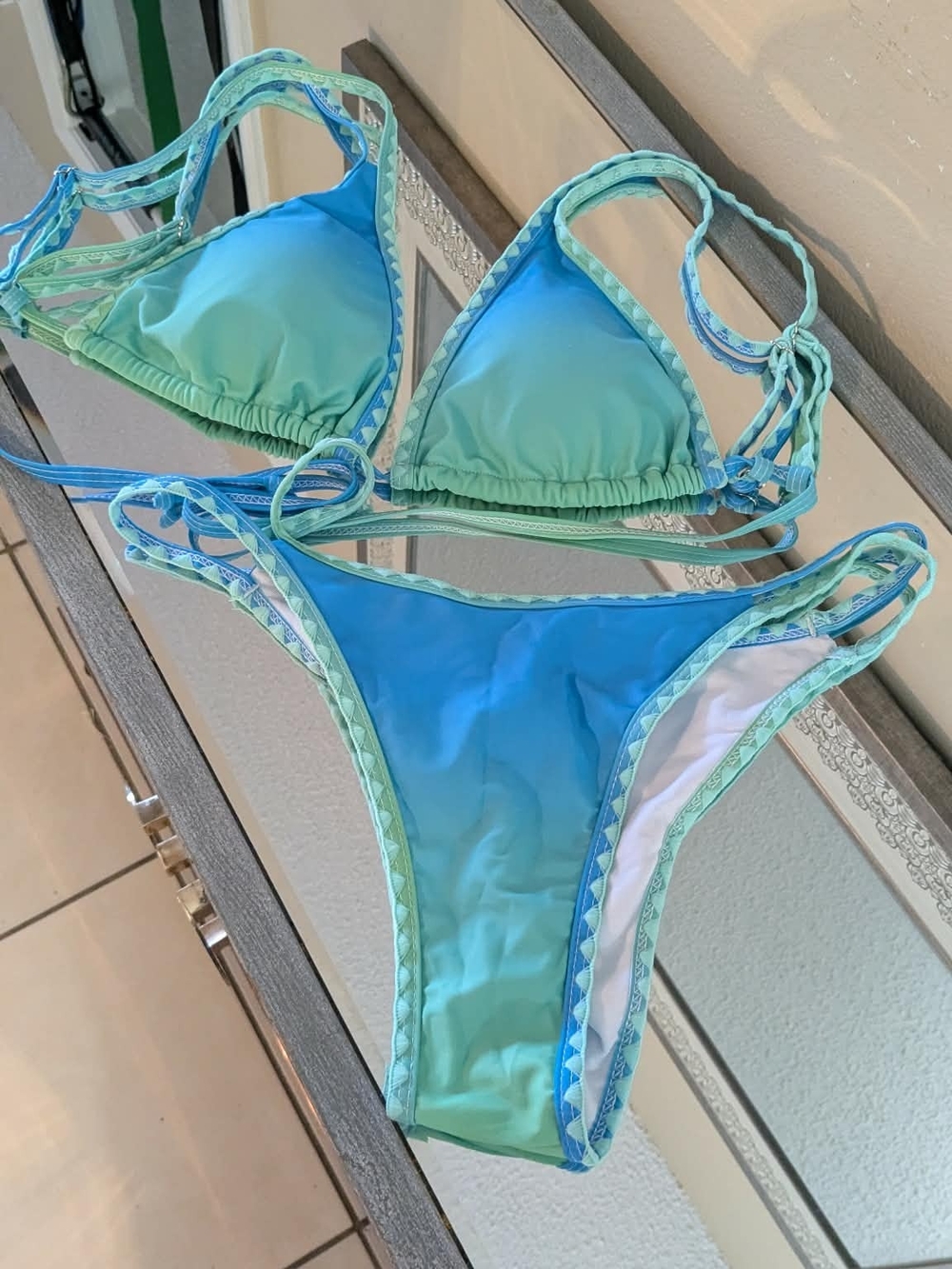 Blue and Mint NWOT Ombre Triangle Bikini Set Large